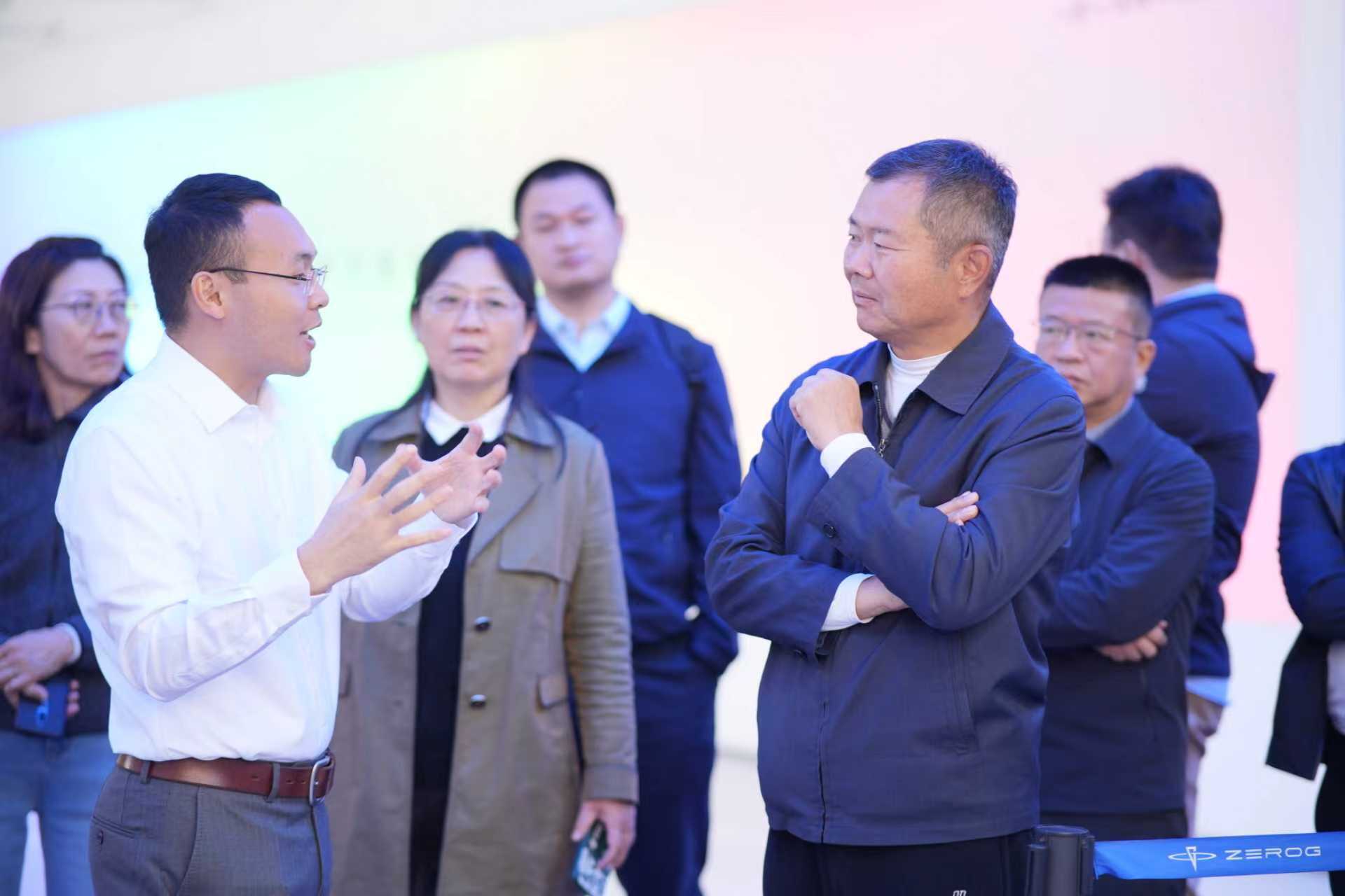 中国民航局原副局长李健一行莅临零重力飞机工业考察调研